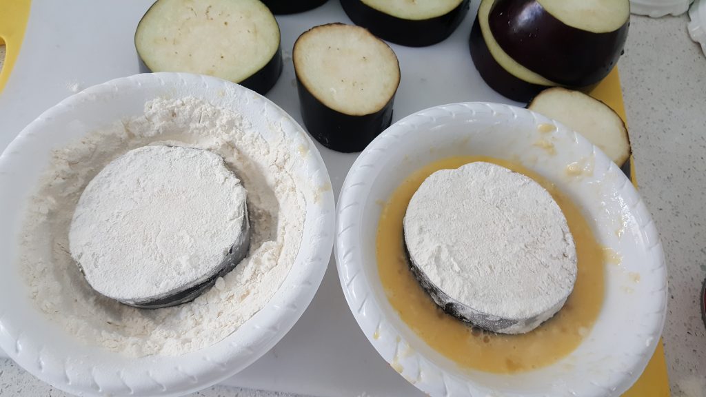 פרוסות חציל ברוטב עגבניות